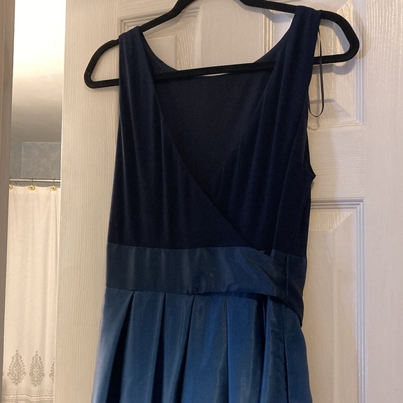 New : Navy and Ombré Blue Lined Gown - Picture 8 of 13